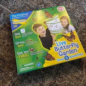 *New in box* Butterfly Garden